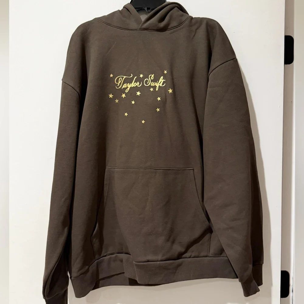 Taylor Swift Brown Hoodie with Gold Stars - Picture 1 of 6